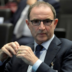 Celtic close on Scottish leaders Hearts after beating Hibs